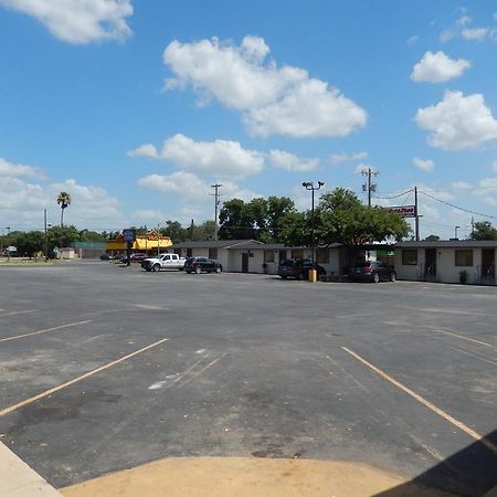 Executive Inn Pearsall 외부 사진