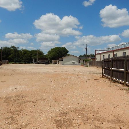 Executive Inn Pearsall 외부 사진