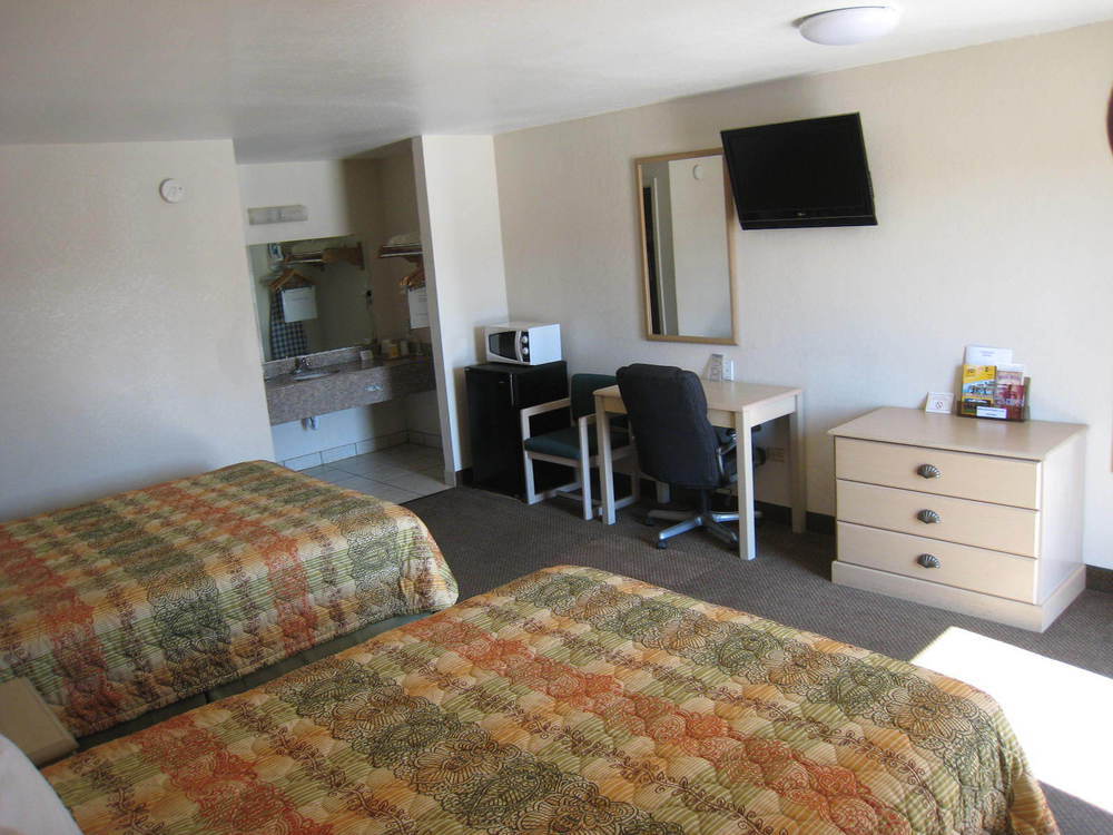 Executive Inn Pearsall 객실 사진