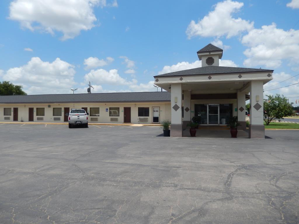 Executive Inn Pearsall 외부 사진