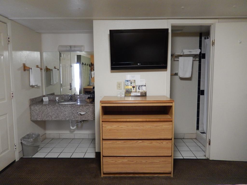 Executive Inn Pearsall 외부 사진