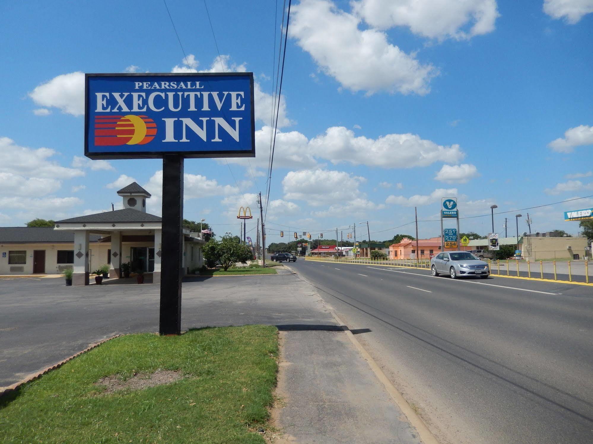 Executive Inn Pearsall 외부 사진