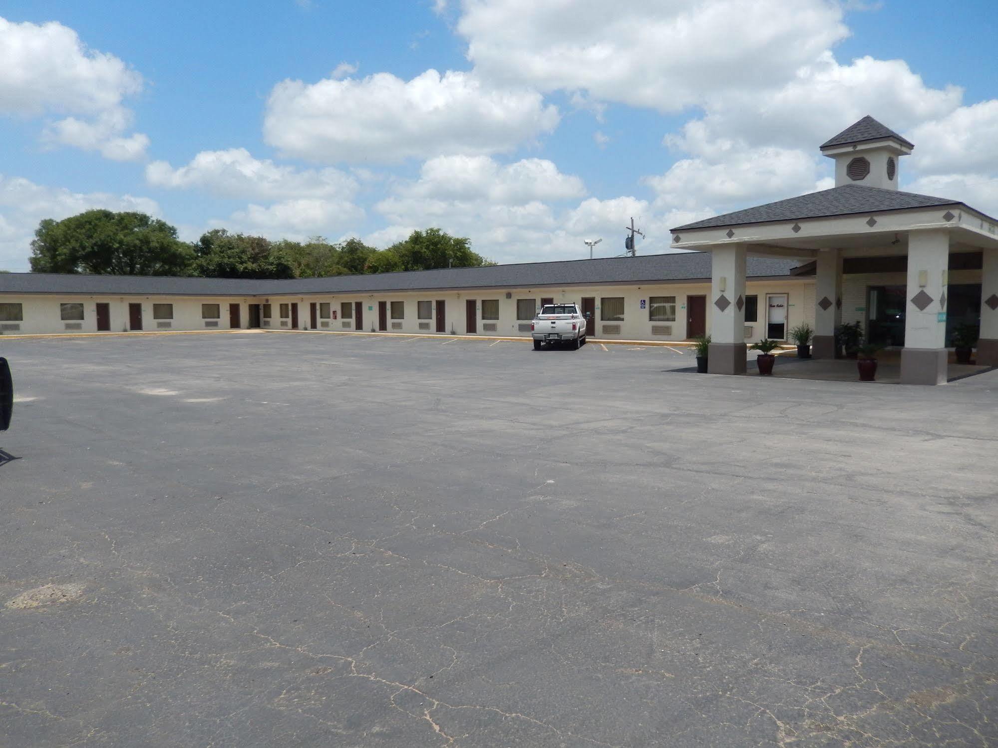 Executive Inn Pearsall 외부 사진