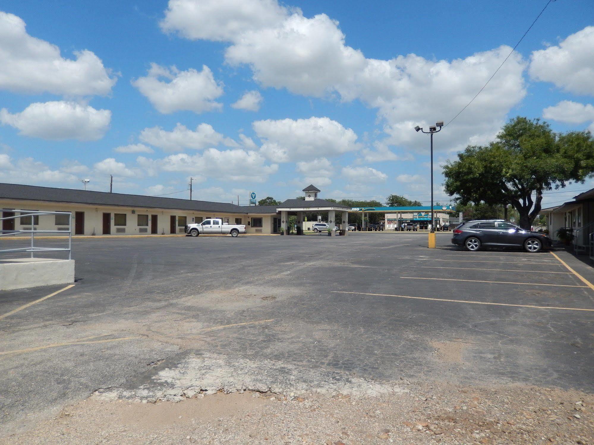 Executive Inn Pearsall 외부 사진