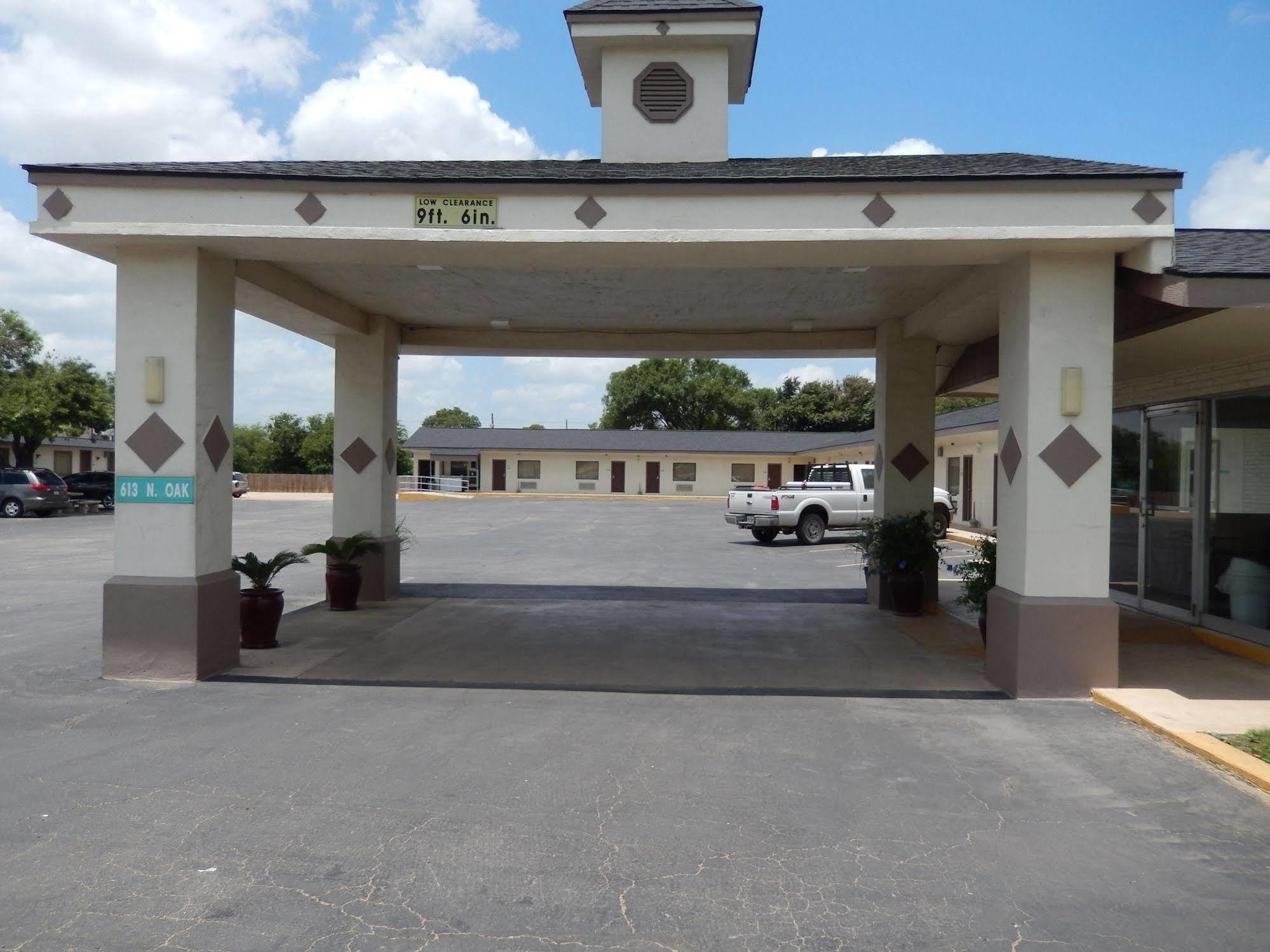 Executive Inn Pearsall 외부 사진